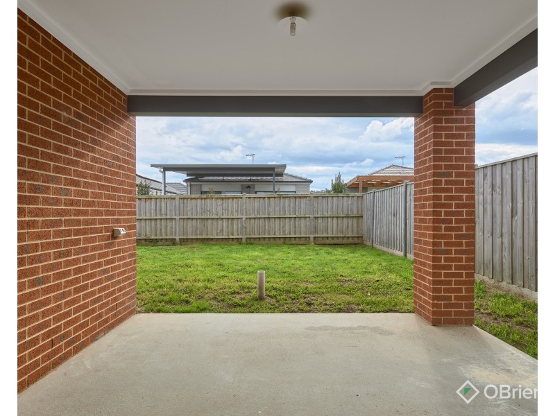 7 Sadleria Street, Drouin VIC 3818