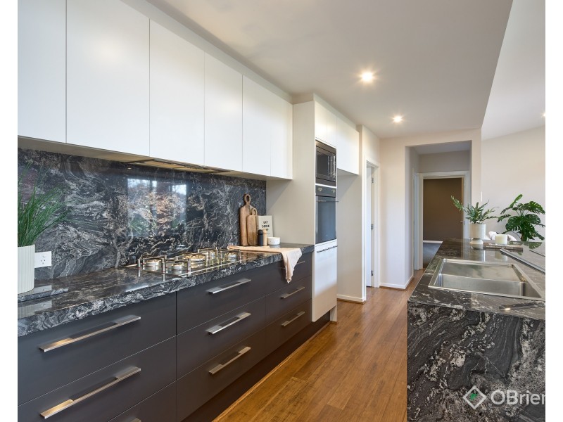 21 Albert Road, Drouin VIC 3818