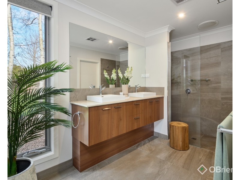 21 Albert Road, Drouin VIC 3818