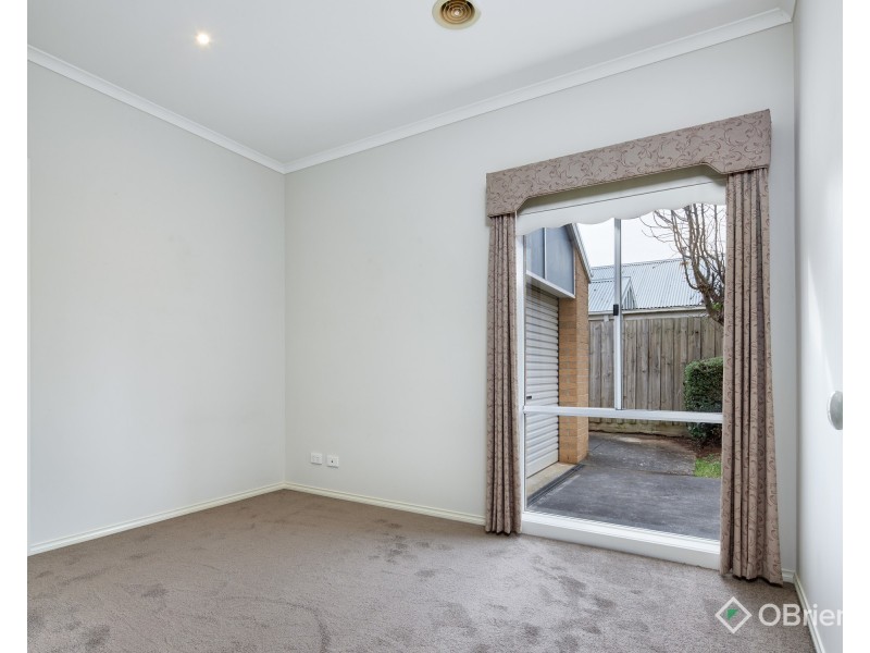 5 Bateson Court, Drouin VIC 3818