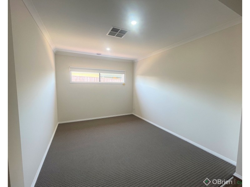 13 Downton Street, Warragul VIC 3820