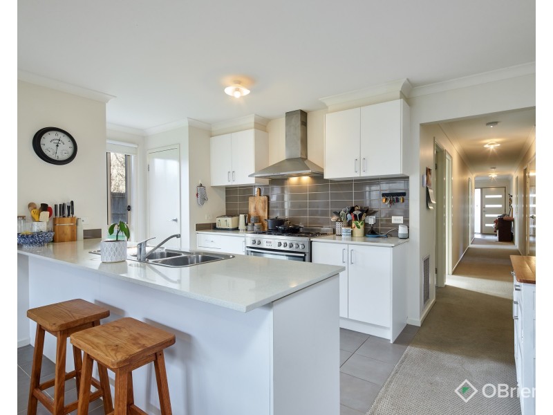 39 Summerhill Boulevard, Drouin VIC 3818