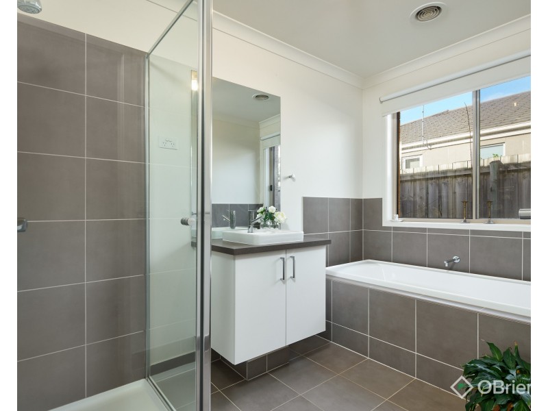 39 Summerhill Boulevard, Drouin VIC 3818