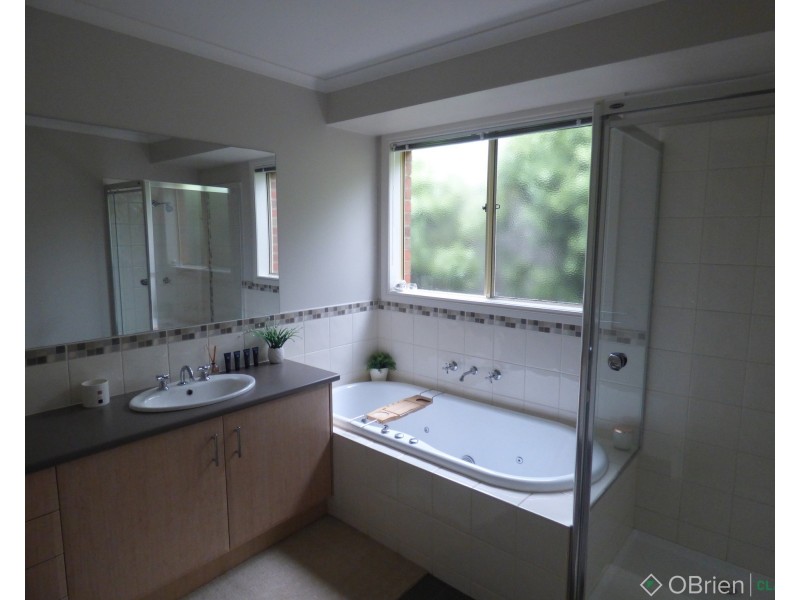 27 Glendon Drive, Warragul VIC 3820