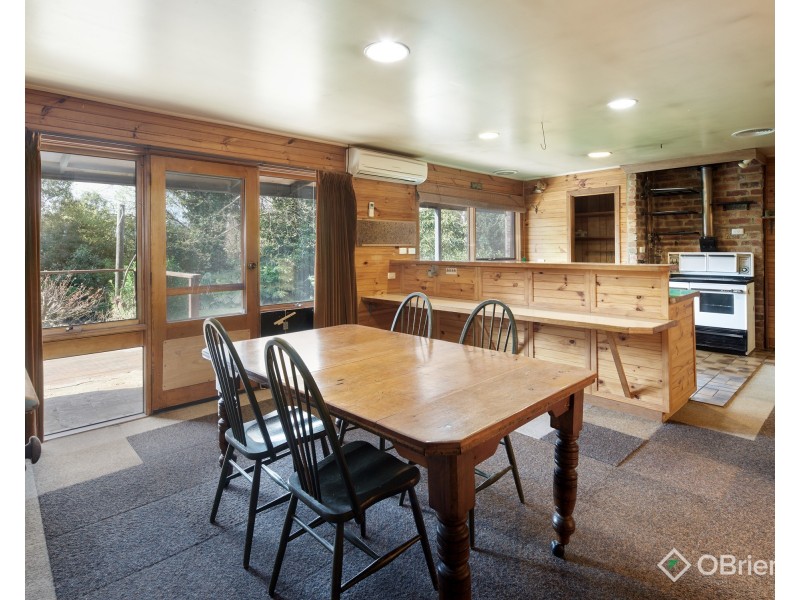 140 Lardners Track, Drouin East VIC 3818