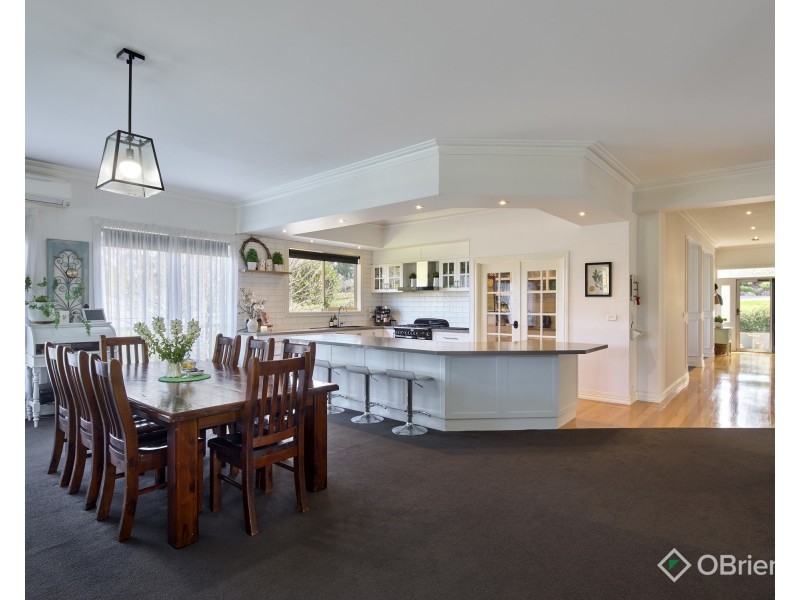 14 Millennium Court, Drouin VIC 3818