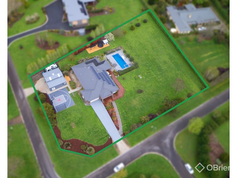11 Nottingham Court, Drouin VIC 3818