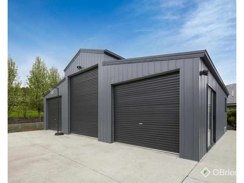 11 Nottingham Court, Drouin VIC 3818