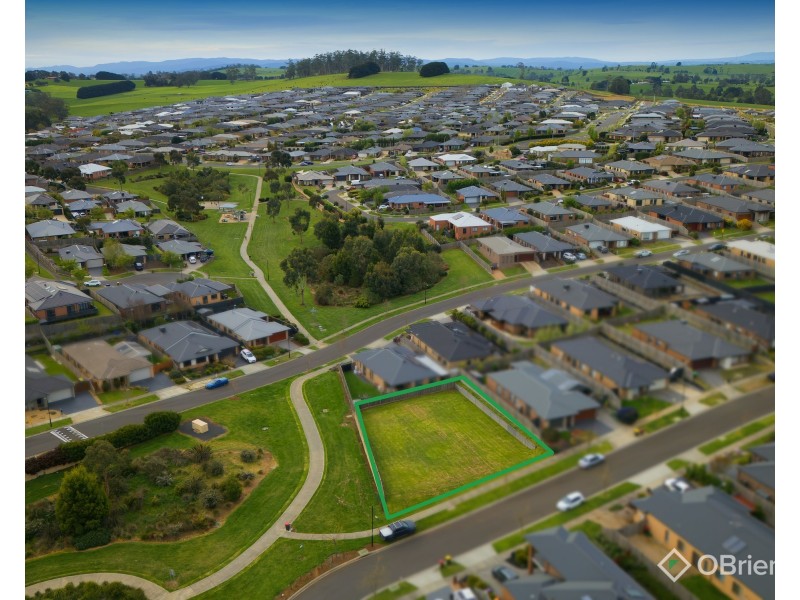 24 Buckland Drive, Warragul VIC 3820