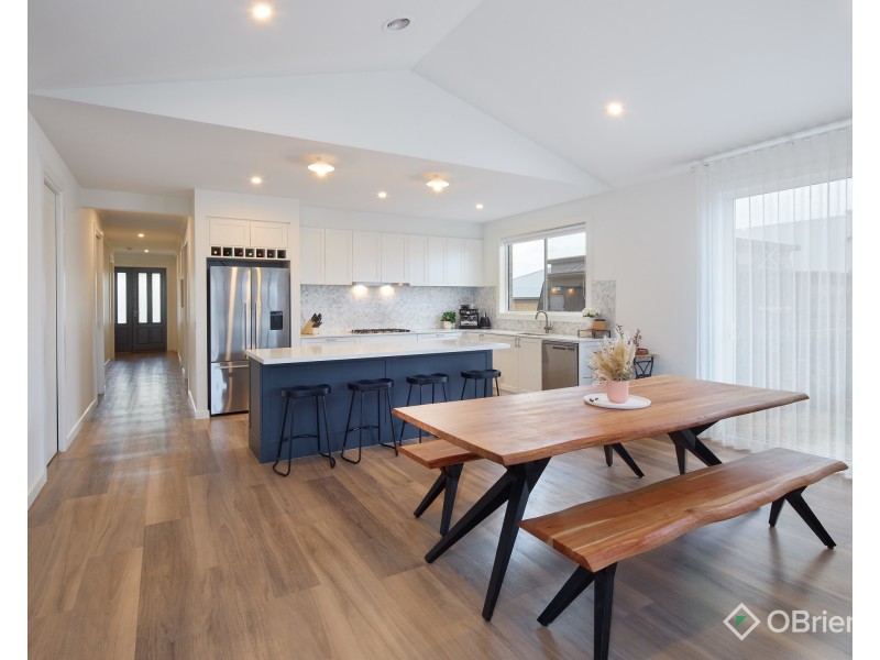 3 Sheraton Rise, Drouin VIC 3818