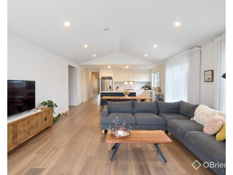 3 Sheraton Rise, Drouin VIC 3818