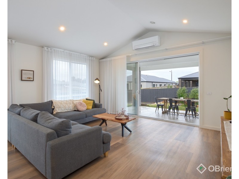 3 Sheraton Rise, Drouin VIC 3818