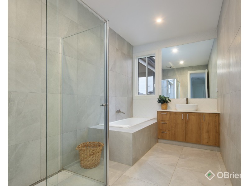 3 Sheraton Rise, Drouin VIC 3818