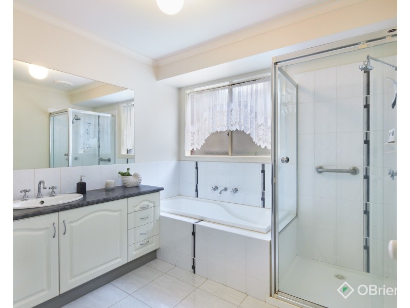 5 Summerhill Boulevard, Drouin VIC 3818