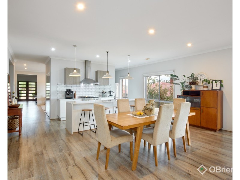 17 Bunyip Drive, Drouin VIC 3818