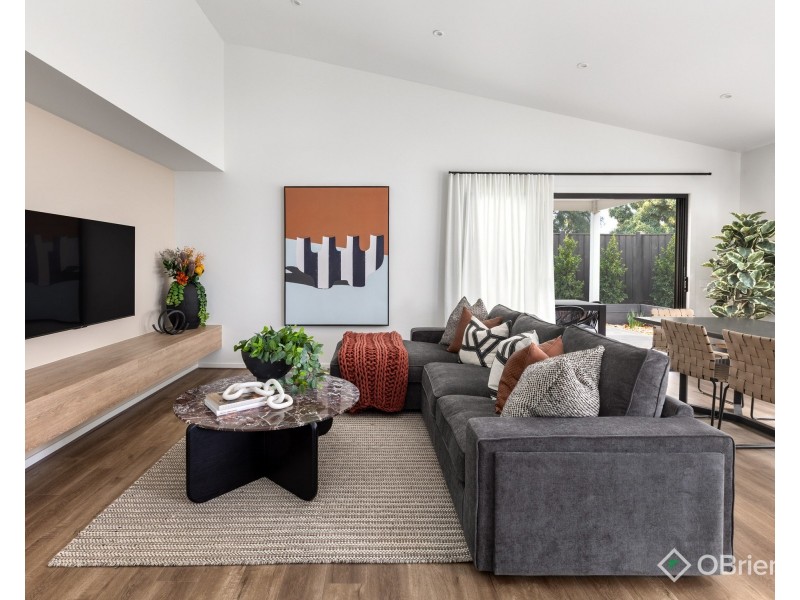 14 Illawarra Boulevard, Drouin VIC 3818