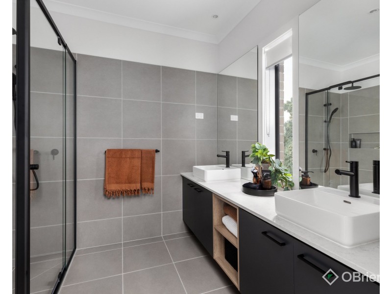 14 Illawarra Boulevard, Drouin VIC 3818