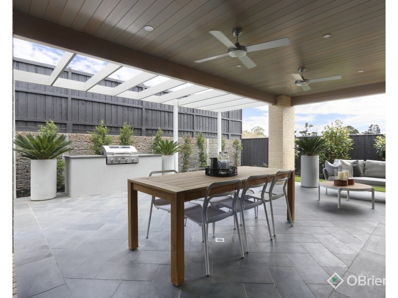 21 Illawarra Boulevard, Drouin VIC 3818