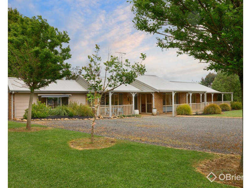 2/14 Pepperell Drive, Drouin VIC 3818
