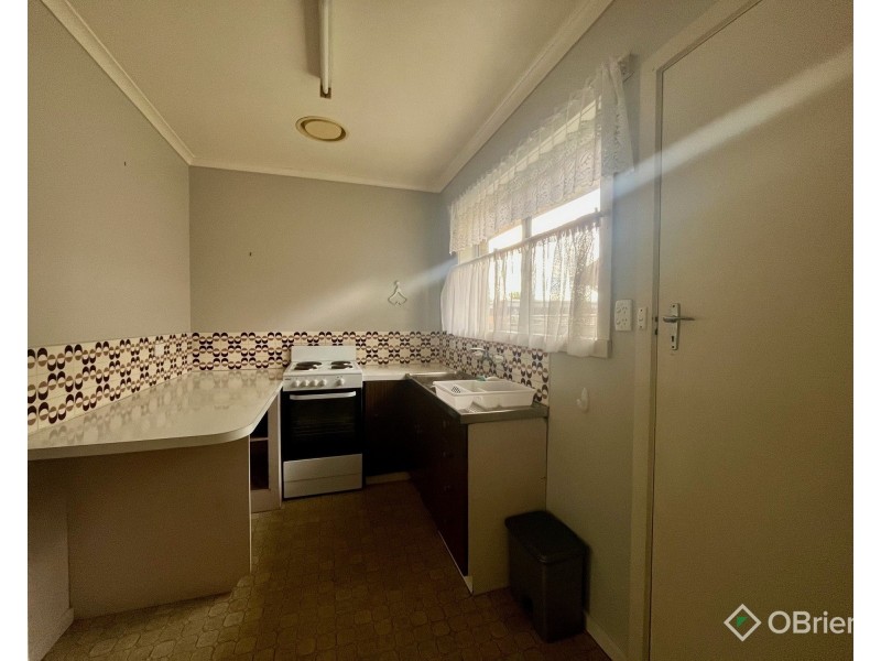 2/13 Princes Way, Drouin VIC 3818