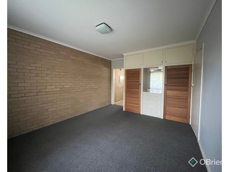 2/13 Princes Way, Drouin VIC 3818
