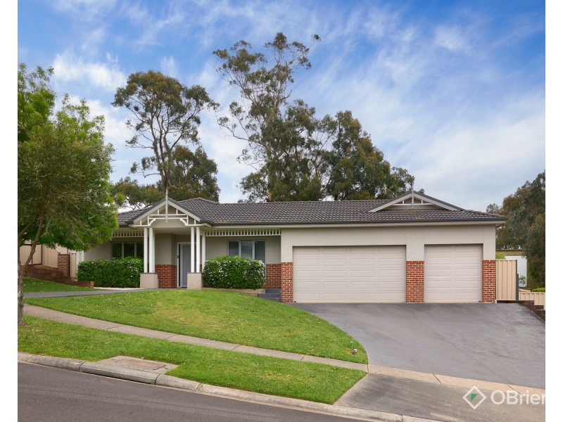 13 Lakeside Court, Drouin VIC 3818