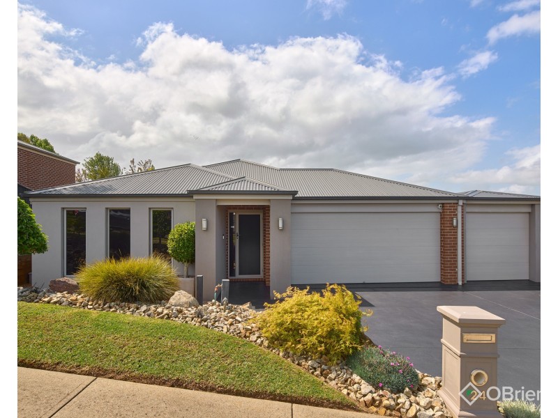 24 Skipton Street, Drouin VIC 3818