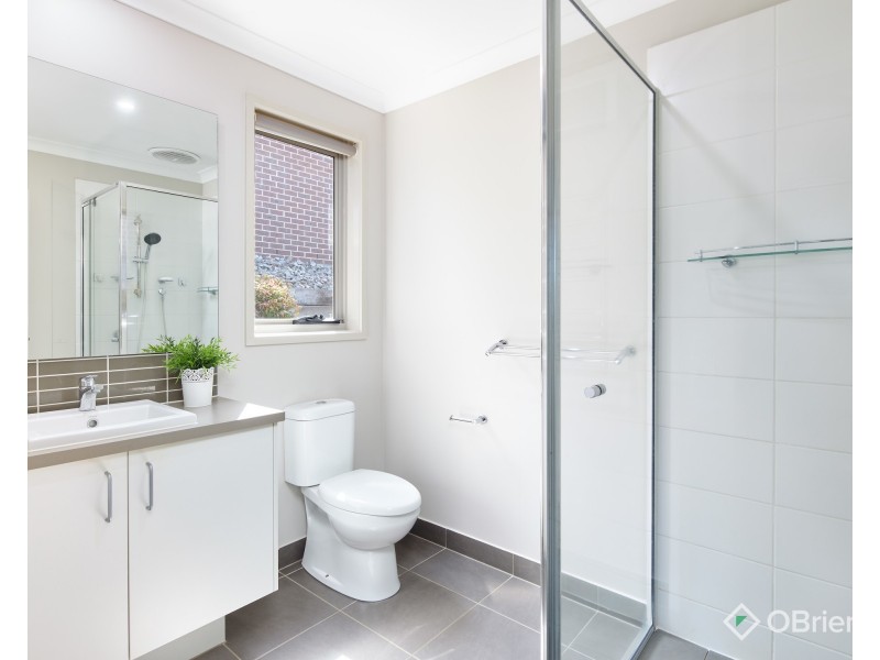 24 Skipton Street, Drouin VIC 3818