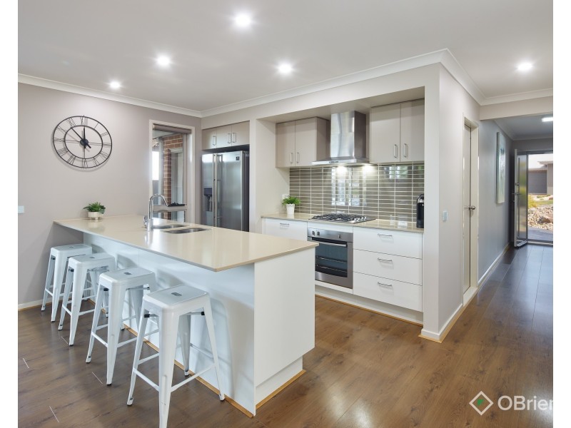 24 Skipton Street, Drouin VIC 3818
