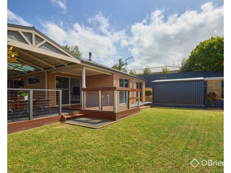 24 Skipton Street, Drouin VIC 3818