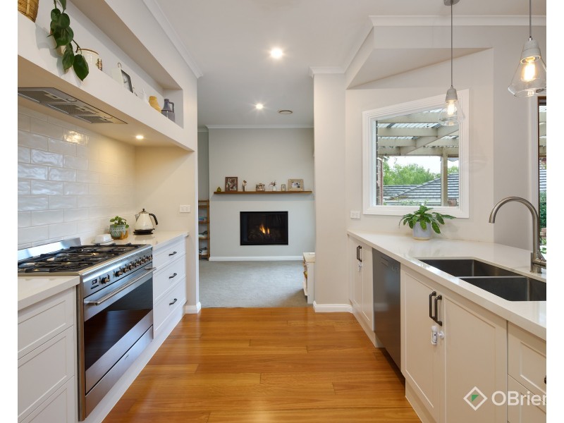 8 Cherrywood Place, Warragul VIC 3820