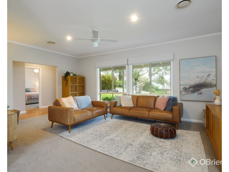 8 Cherrywood Place, Warragul VIC 3820