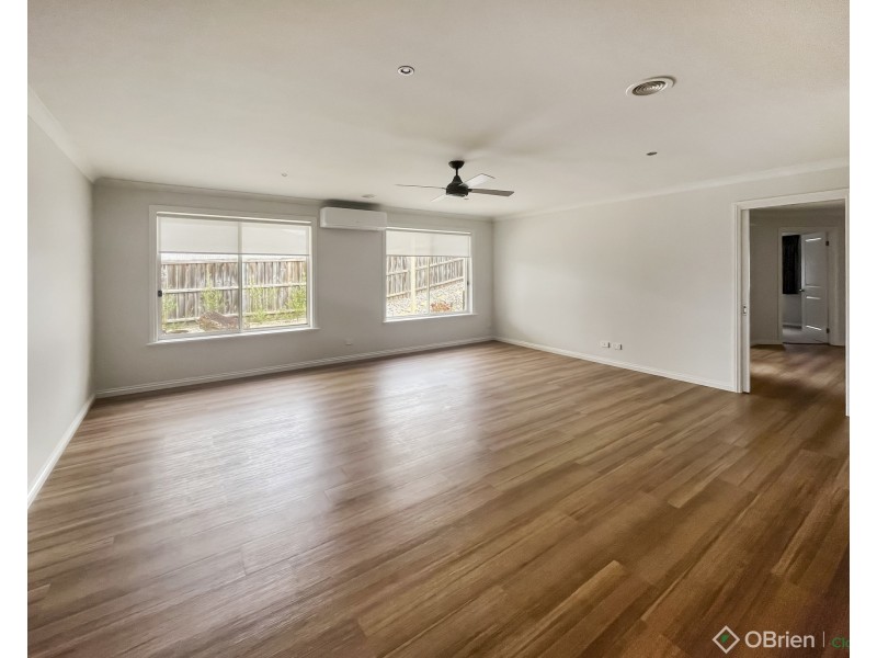 127 McNeilly Road, Drouin VIC 3818