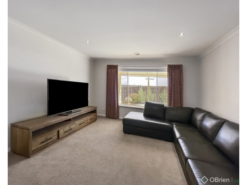 127 McNeilly Road, Drouin VIC 3818