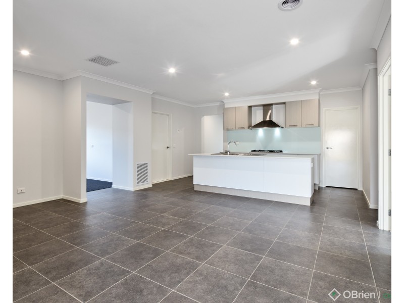 8 Plenty Drive, Warragul VIC 3820