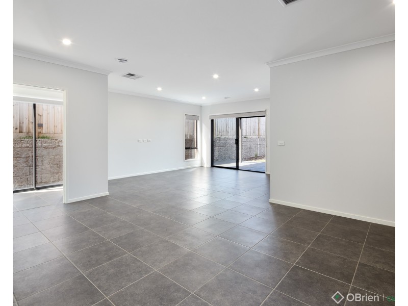 8 Plenty Drive, Warragul VIC 3820