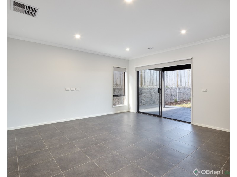 8 Plenty Drive, Warragul VIC 3820