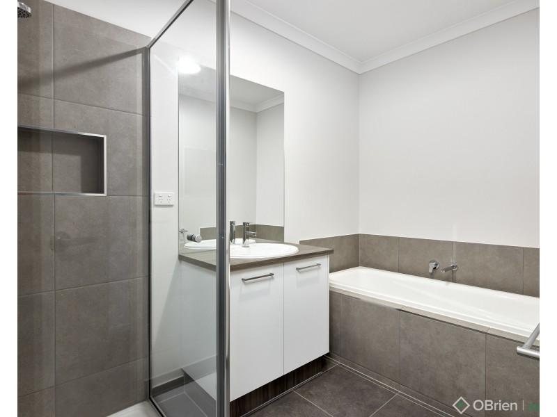 8 Plenty Drive, Warragul VIC 3820