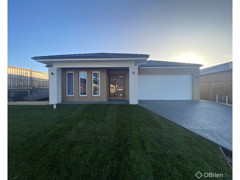 13 Kurrajong Road, Warragul VIC 3820