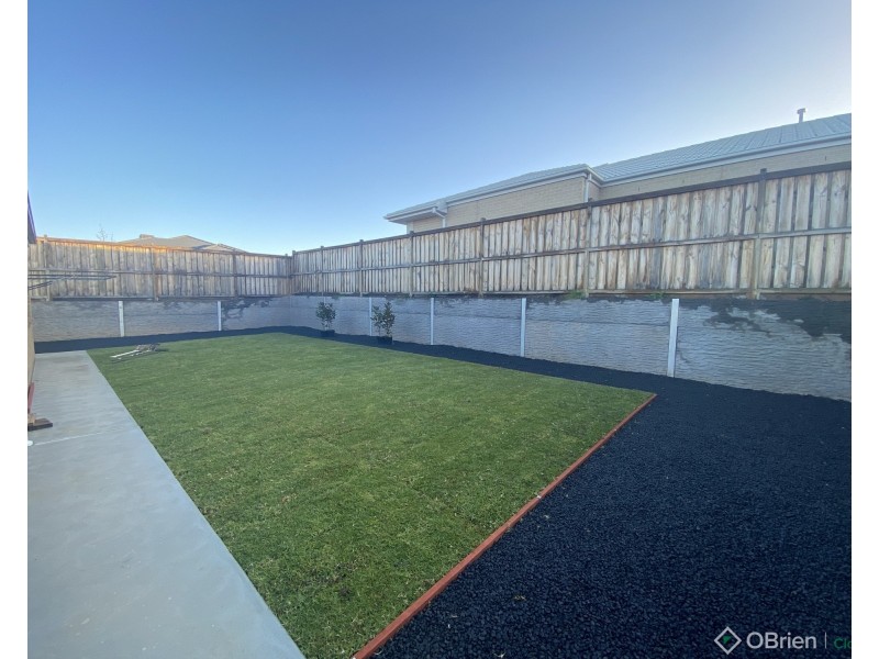 13 Kurrajong Road, Warragul VIC 3820
