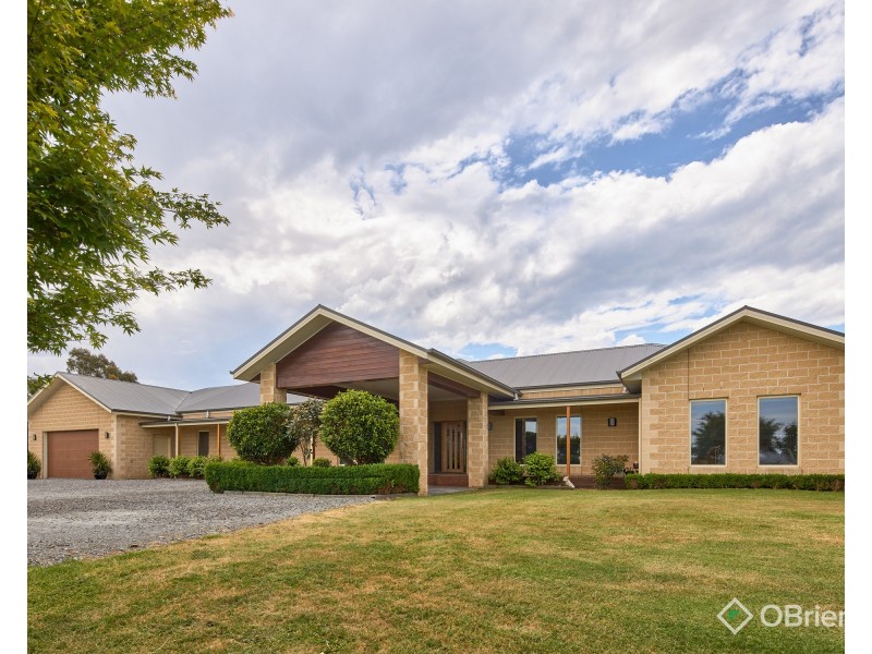 132 Hopetoun Road, Drouin VIC 3818