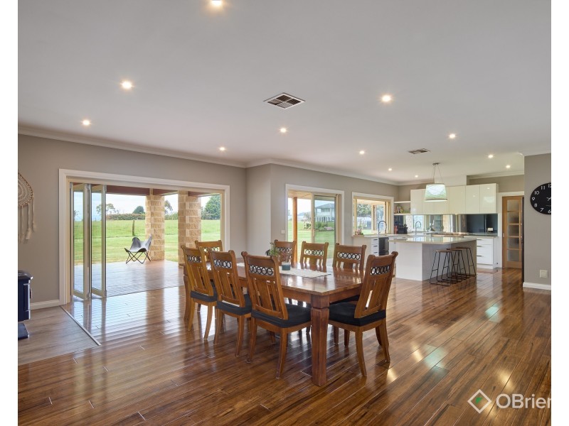 132 Hopetoun Road, Drouin VIC 3818