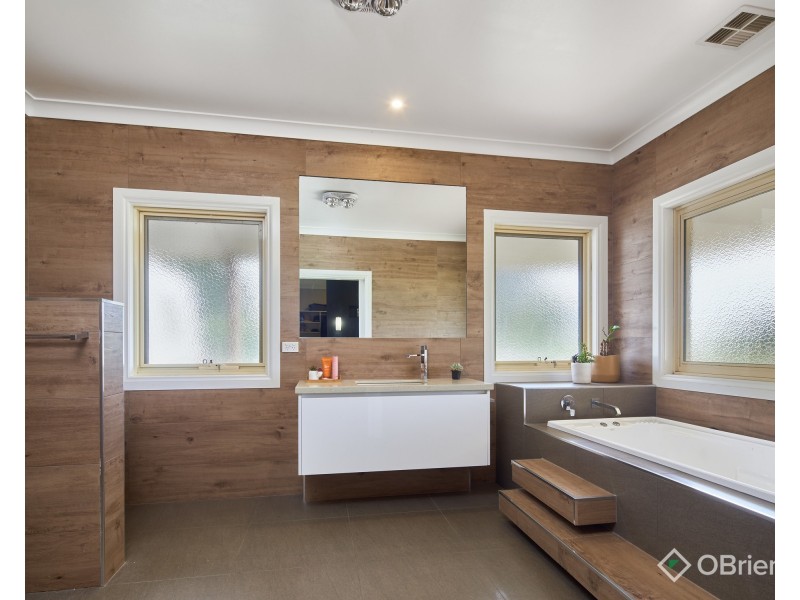 132 Hopetoun Road, Drouin VIC 3818