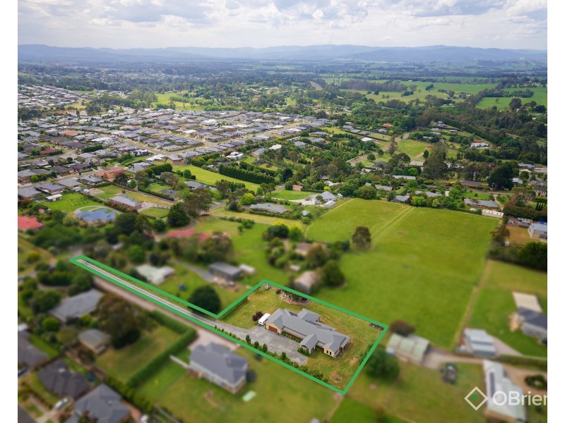 132 Hopetoun Road, Drouin VIC 3818