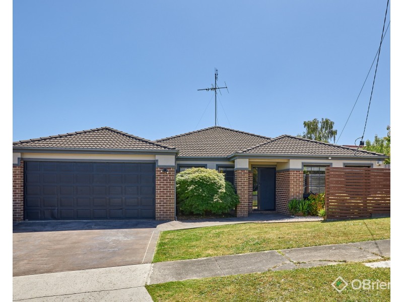 10 Leonis Court, Moe VIC 3825