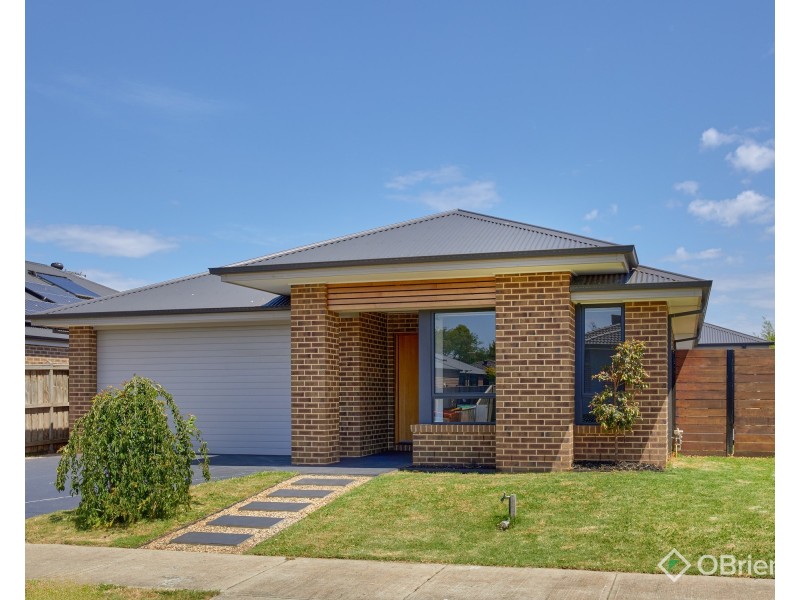 21 Boyd Avenue, Warragul VIC 3820