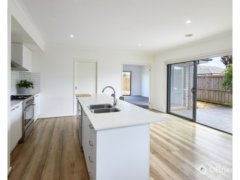 21 Boyd Avenue, Warragul VIC 3820