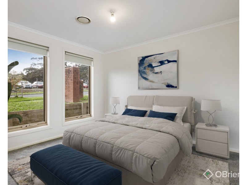2/1 Hatfield Drive, Drouin VIC 3818