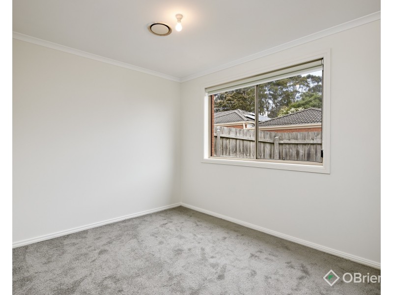 2/1 Hatfield Drive, Drouin VIC 3818