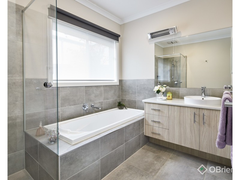 15 Bexley Boulevard, Drouin VIC 3818